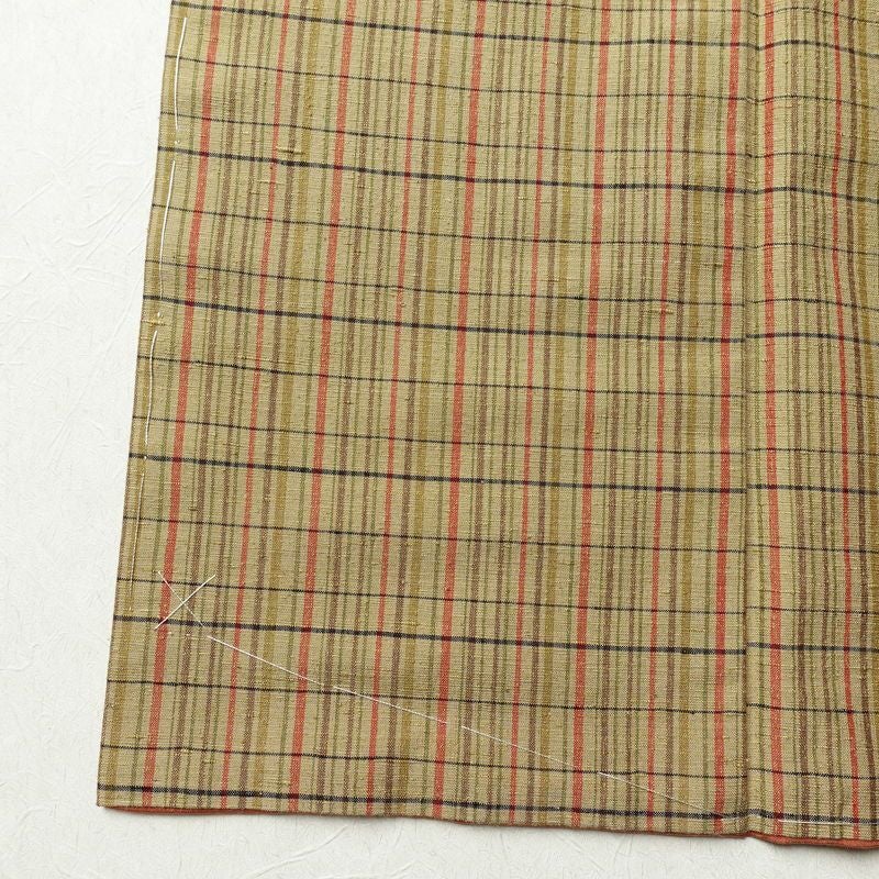 紬 良品 しつけ糸付き 正絹 チェック・格子柄 袷仕立て 身丈166.5cm 裄丈67cm 着物 黄・黄土色_画像12
