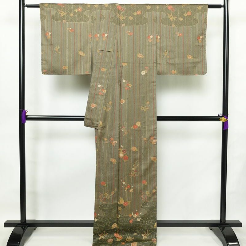 訪問着 良品 正絹 古典柄 袷仕立て 身丈166.5cm 裄丈69.5cm 一部しつけ糸付き 金彩 フォーマル 着物 緑・うぐいす色_画像2