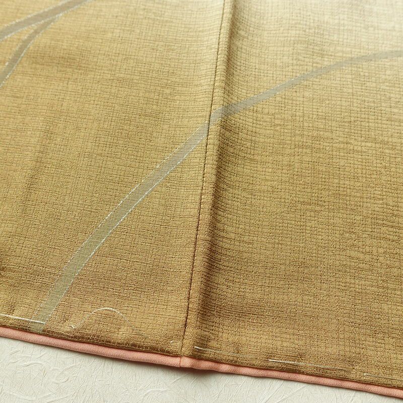 訪問着 良品 しつけ糸付き 正絹 古典柄 袷仕立て 身丈162.5cm 裄丈66cm 箔 フォーマル 着物 ピンク_画像10