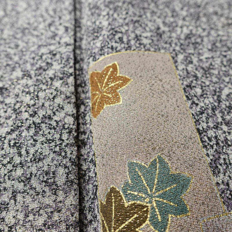 付け下げ 良品 正絹 人物・動物柄 袷仕立て 身丈155.5cm 裄丈63cm 箔 共八掛 金彩 金通し フォーマル 着物 紫・藤色_画像8