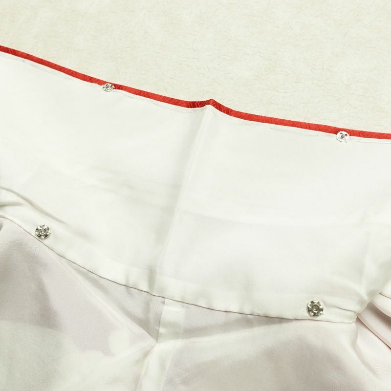 振袖 良品 金駒刺繍 綸子 正絹 古典柄 袷仕立て 身丈153.5cm 裄丈63cm 箔 金彩 フォーマル 着物 成人式 二十歳 松 菊 菖蒲 赤・朱_画像20