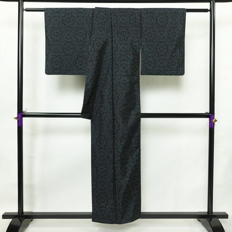 大島紬 証紙なし 正絹 幾何学柄・抽象柄 袷仕立て 身丈153.5cm 裄丈63cm 着物 青・紺_画像2