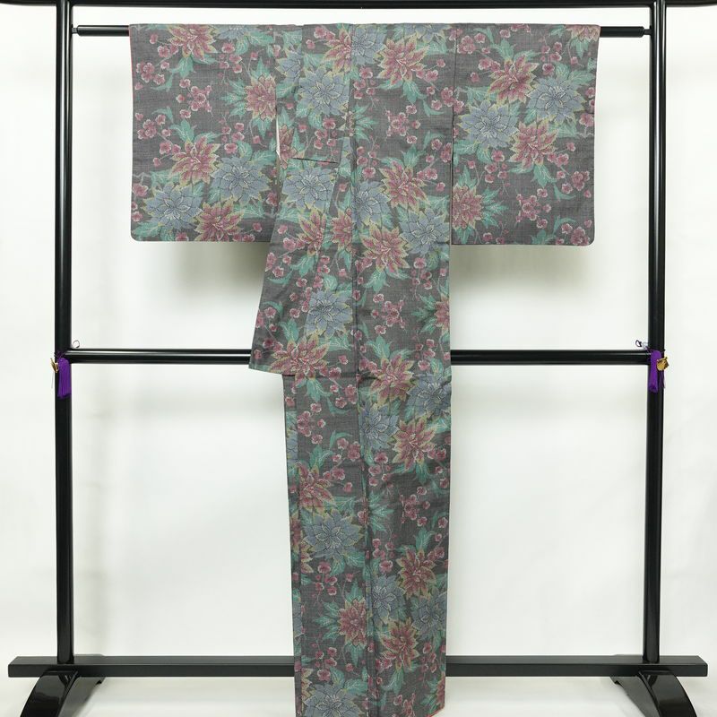 大島紬 証紙なし 正絹 花柄 袷仕立て 身丈162cm 裄丈66.5cm 着物 グレー_画像2