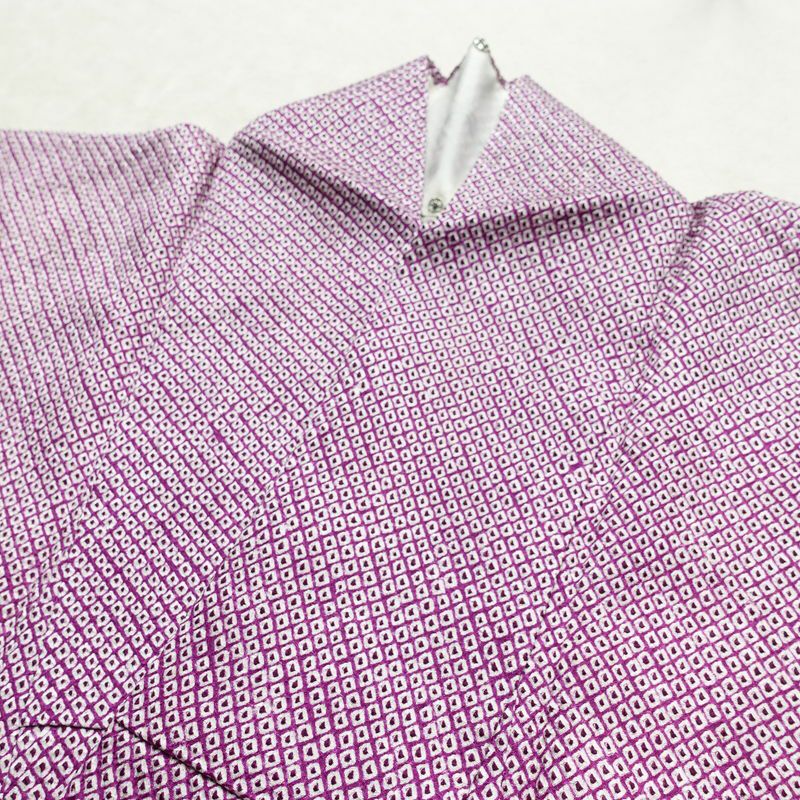 小紋 絞り 総絞り 正絹 古典柄 袷仕立て 身丈160.5cm 裄丈67cm 着物 紫・藤色_画像15