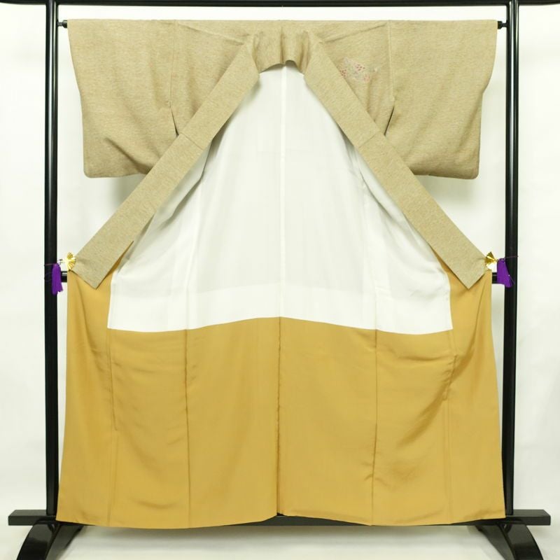 付け下げ スワトウ刺繍 相良刺繍 正絹 幾何学柄・抽象柄 袷仕立て 身丈159.5cm 裄丈65cm 刺繍 フォーマル 着物 紬地 黄・黄土色_画像3