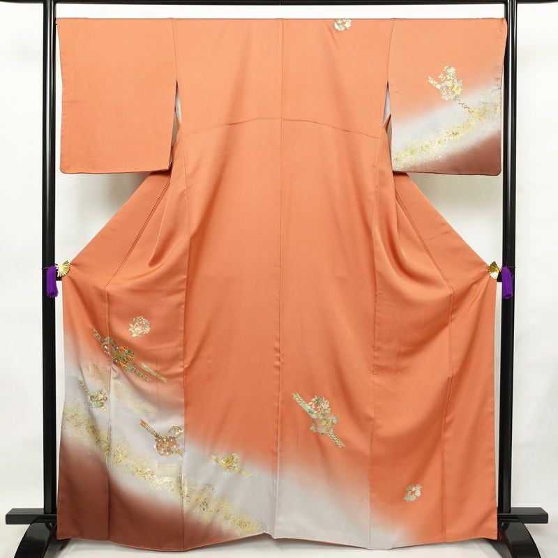 付け下げ 金駒刺繍 正絹 花柄 袷仕立て 身丈165cm 裄丈69cm 箔 刺繍 金彩 フォーマル 着物 入学式 卒業式 結婚式 くすみ朱色 赤・朱_画像1