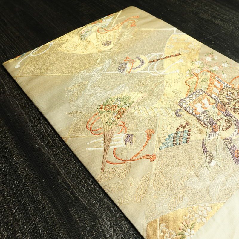 袋帯 銘明錦 六通柄 フォーマル用 正絹 古典柄 箔 金通し 帯 入学式 御所車 扇子 卒業式 結婚式 ベージュ_画像18
