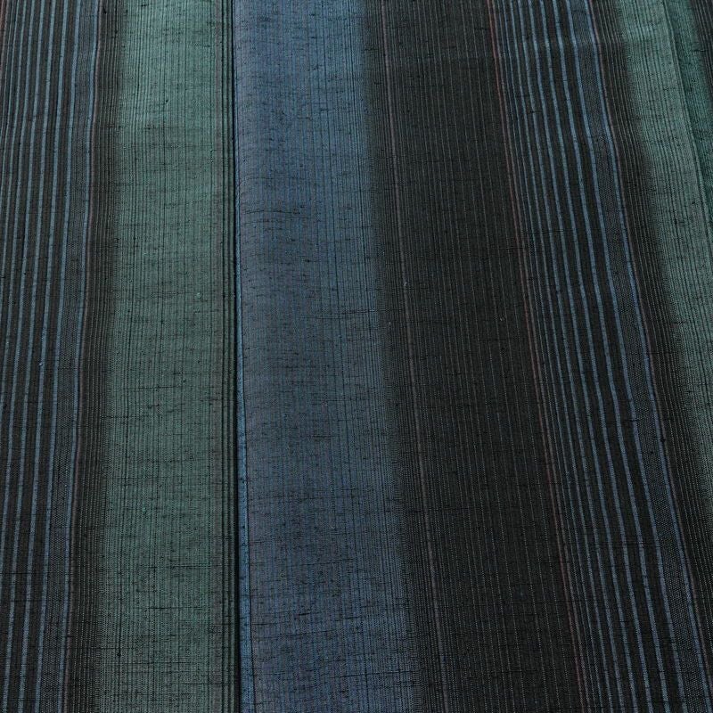 紬 正絹 縞柄・線柄 袷仕立て 身丈166cm 裄丈67cm 着物 モダン 青・紺_画像6