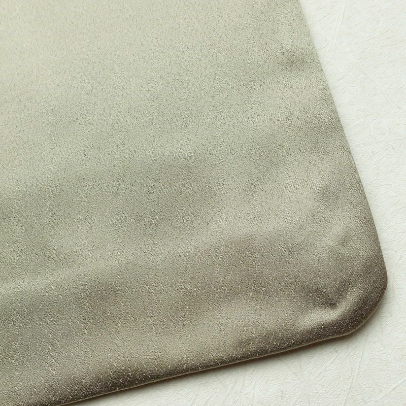 色留袖 良品 五つ紋付き 比翼付き 金駒刺繍 正絹 人物・動物柄 袷仕立て 身丈166cm 裄丈67cm 箔 フォーマル 着物 結婚式 緑・うぐいす色_画像17