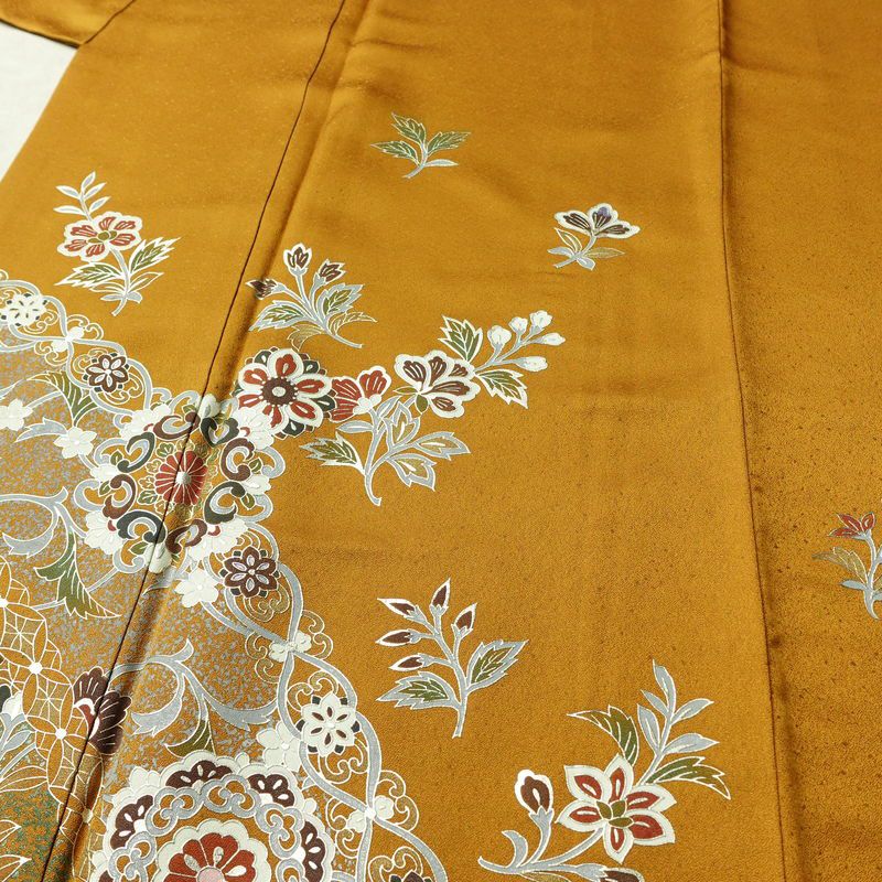 振袖 正絹 木の葉・植物柄 袷仕立て 身丈170.5cm 裄丈69cm 箔 フォーマル 成人式 二十歳 黄・黄土色_画像5