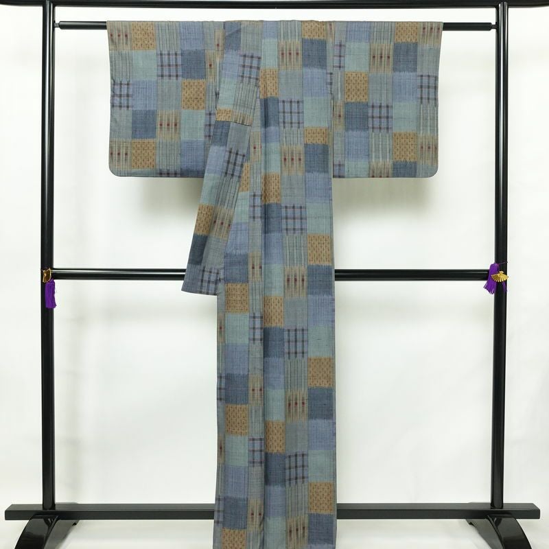 紬 正絹 チェック・格子柄 袷仕立て 身丈161cm 裄丈64.5cm 着物 青・紺_画像2