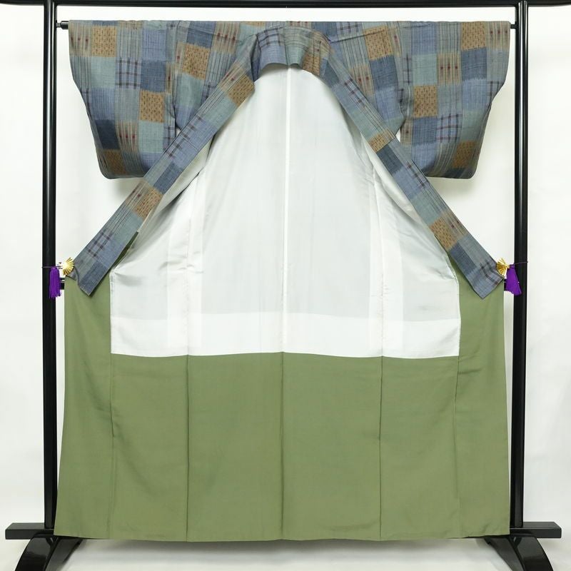 紬 正絹 チェック・格子柄 袷仕立て 身丈161cm 裄丈64.5cm 着物 青・紺_画像3