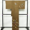 付け下げ 良品 しつけ糸付き 正絹 蝶・昆虫柄 袷仕立て 身丈171cm 裄丈69.5cm 箔 フォーマル 着物 入学式 卒業式 黄・黄土色_画像2