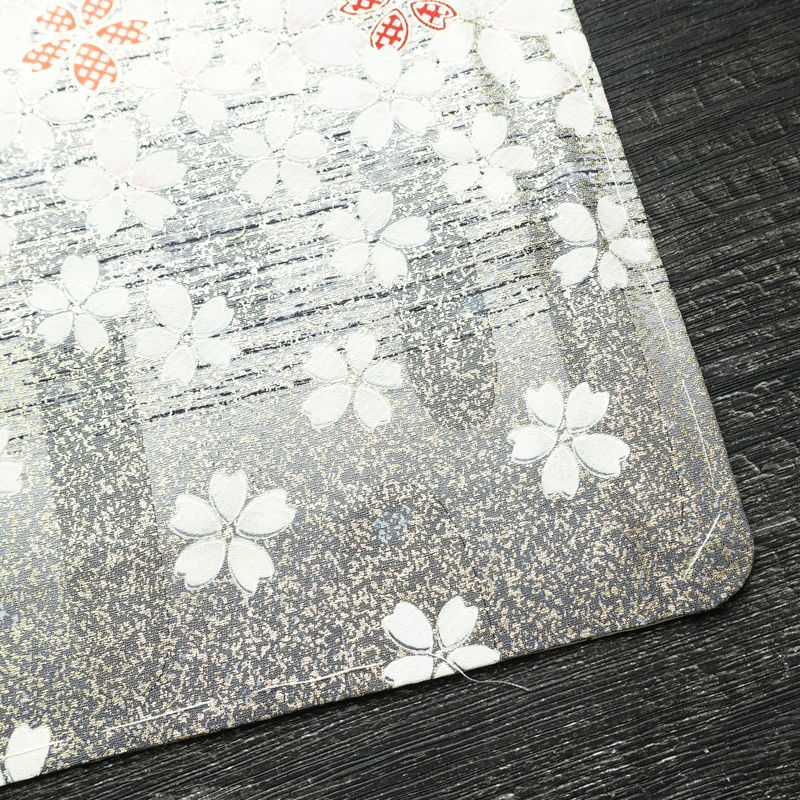 小紋 良品 しつけ糸付き 正絹 花柄 袷仕立て 身丈157.5cm 裄丈65cm 箔 金彩 着物 グレー_画像15