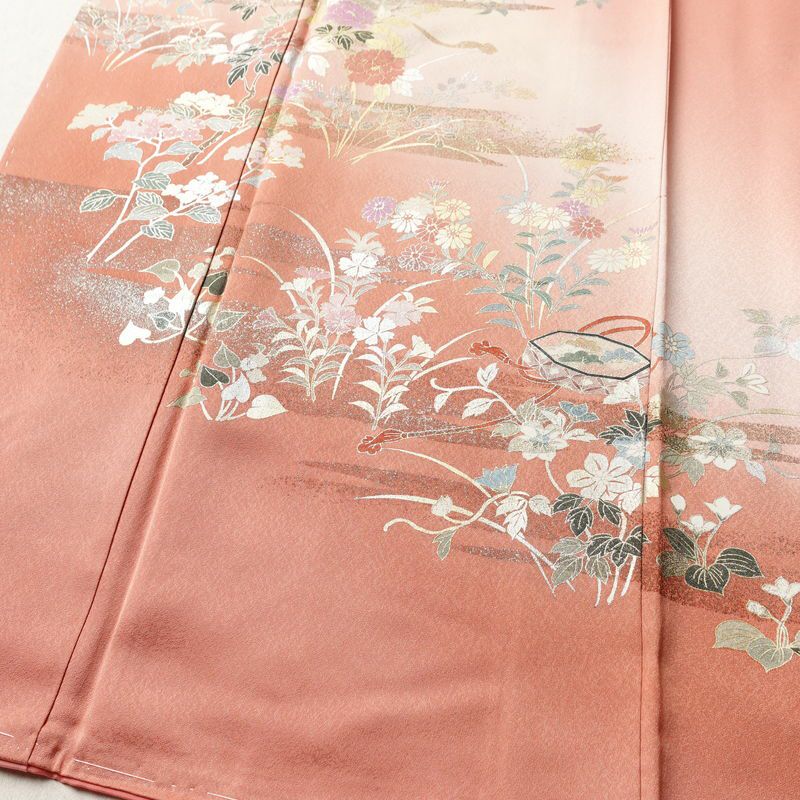 訪問着 美品 しつけ糸付き 一つ紋付き 正絹 古典柄 袷仕立て 身丈160cm 裄丈65.5cm 箔 金彩 フォーマル 着物 入学式 卒業式 結婚式 ピンク_画像4