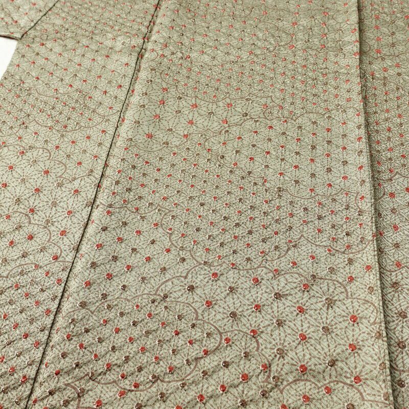 小紋 絞り 綸子 正絹 雲柄 袷仕立て 身丈168.5cm 裄丈64.5cm 麻の葉 着物 緑・うぐいす色_画像5