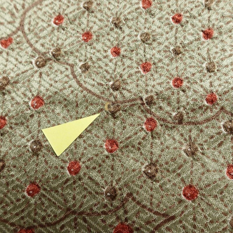 小紋 絞り 綸子 正絹 雲柄 袷仕立て 身丈168.5cm 裄丈64.5cm 麻の葉 着物 緑・うぐいす色_画像13