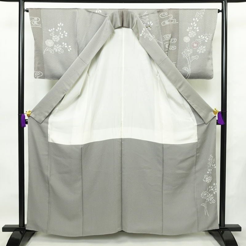 訪問着 美品 しつけ糸付き 絞り 一つ紋付き 正絹 花柄 袷仕立て 身丈159.5cm 裄丈65cm 刺繍 フォーマル 着物 入学式 卒業式 結婚式 グレー_画像3