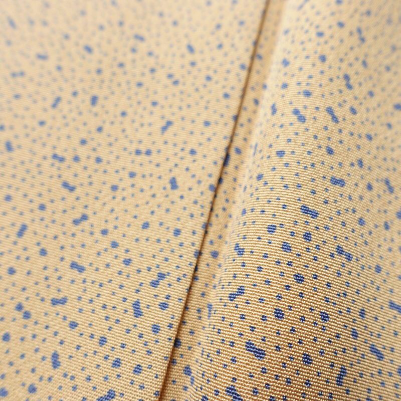 小紋 良品 しつけ糸付き 総柄 正絹 その他の柄 袷仕立て 身丈154.5cm 裄丈63.5cm 柄八掛 着物 ベージュ_画像8