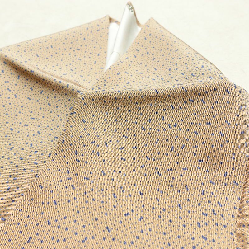 小紋 良品 しつけ糸付き 総柄 正絹 その他の柄 袷仕立て 身丈154.5cm 裄丈63.5cm 柄八掛 着物 ベージュ_画像16