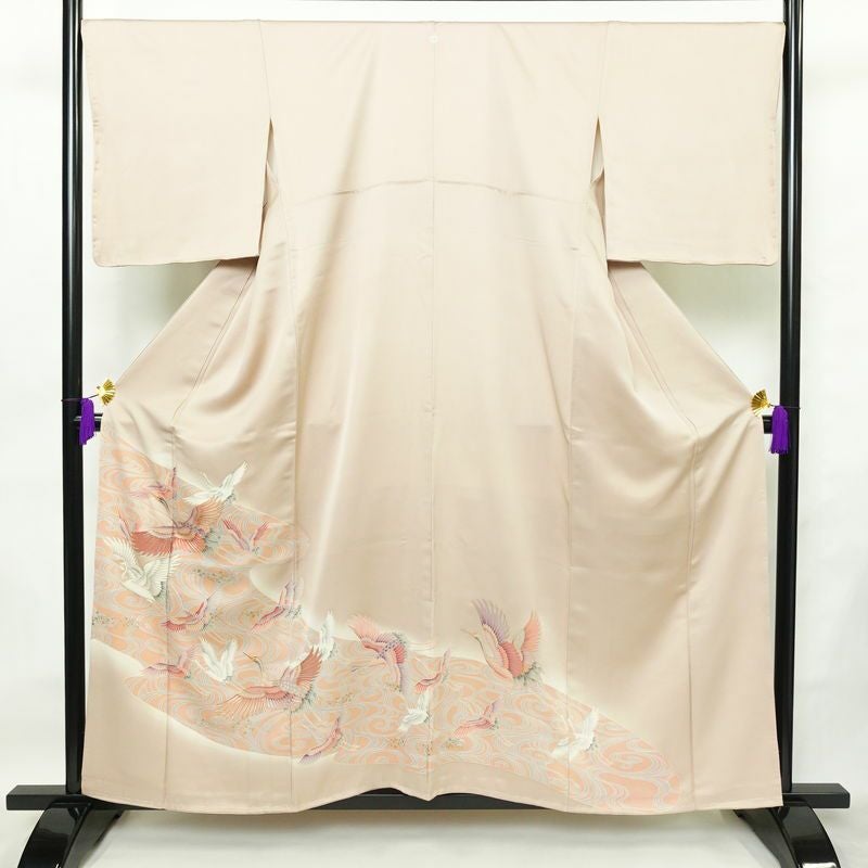 色留袖 しつけ糸付き 金駒刺繍 一つ紋付き 正絹 人物・動物柄 袷仕立て 身丈156.5cm 裄丈68cm 箔 刺繍 共八掛 金彩 フォーマル 着物 結婚式 ピンク_画像1