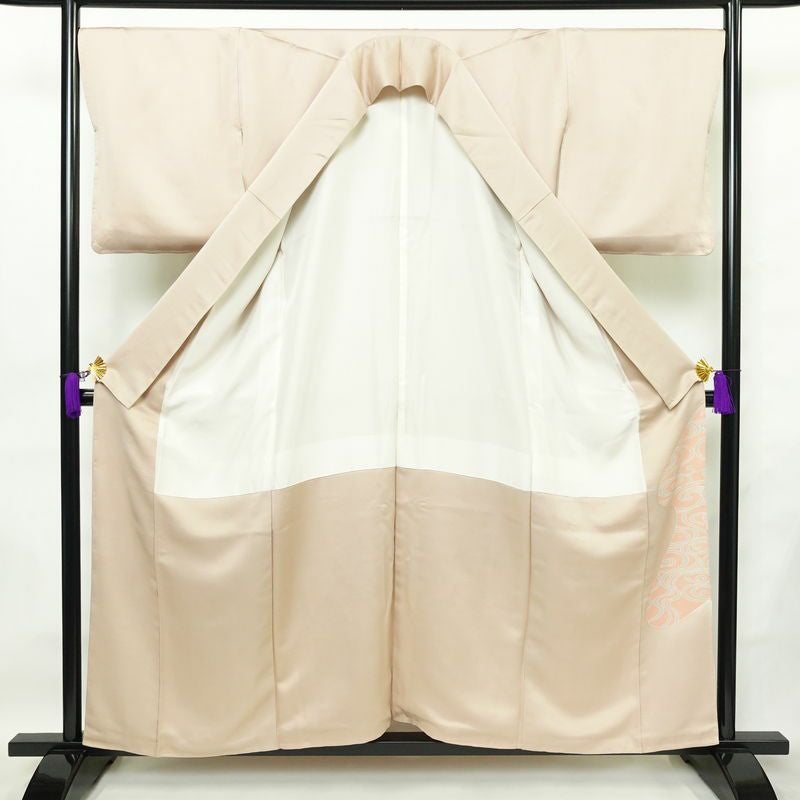 色留袖 しつけ糸付き 金駒刺繍 一つ紋付き 正絹 人物・動物柄 袷仕立て 身丈156.5cm 裄丈68cm 箔 刺繍 共八掛 金彩 フォーマル 着物 結婚式 ピンク_画像3