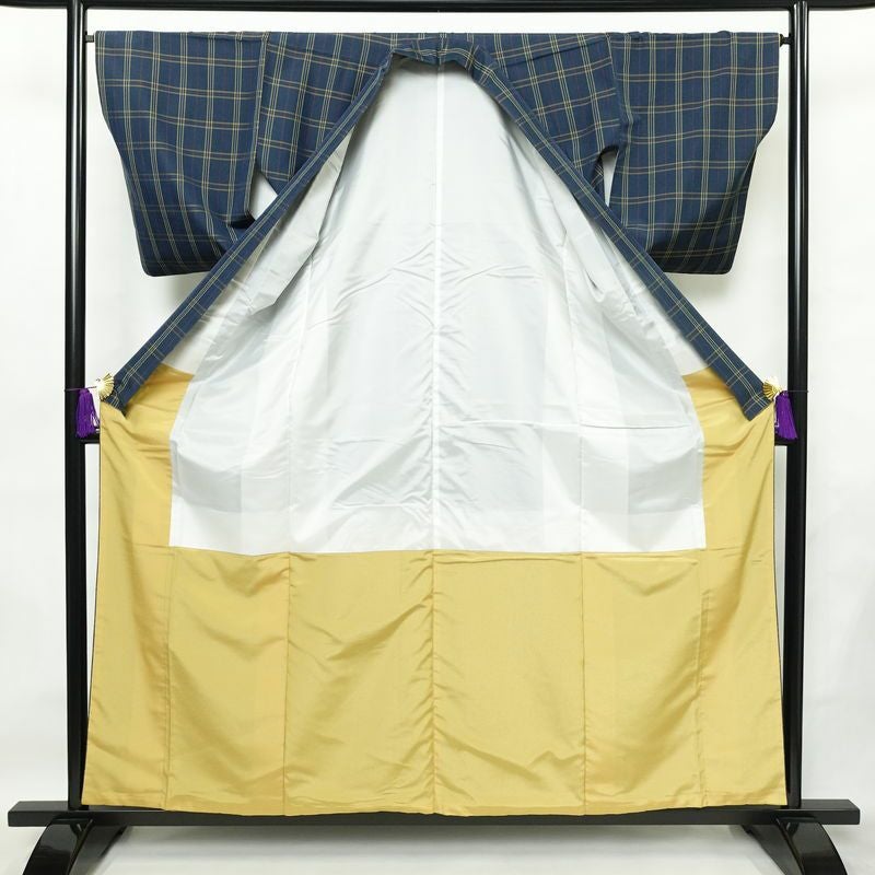 紬 良品 正絹 チェック・格子柄 袷仕立て 身丈159cm 裄丈66cm 着物 青・紺_画像3