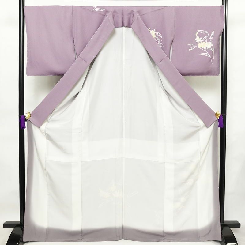 付け下げ 良品 しつけ糸付き 正絹 花柄 袷仕立て 身丈169cm 裄丈70.5cm 箔 フォーマル 着物 入学式 卒業式 結婚式 紫・藤色_画像3