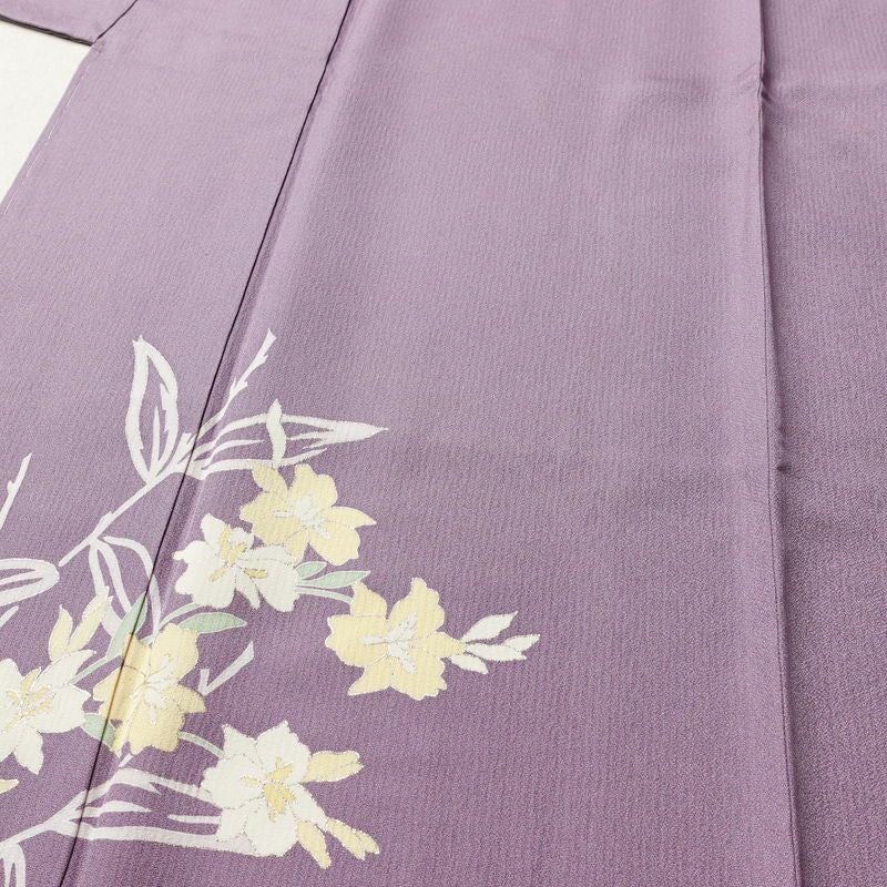 付け下げ 良品 しつけ糸付き 正絹 花柄 袷仕立て 身丈169cm 裄丈70.5cm 箔 フォーマル 着物 入学式 卒業式 結婚式 紫・藤色_画像5