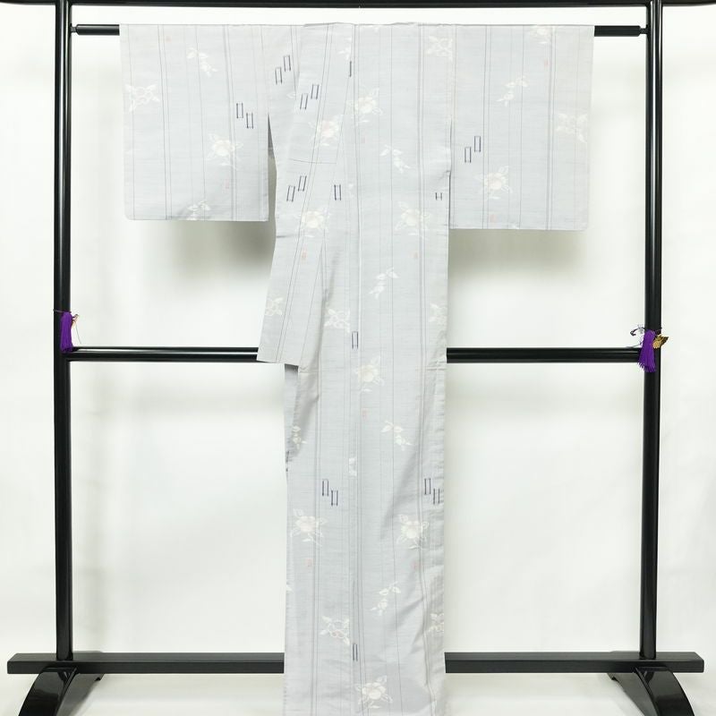 単衣 紬 良品 正絹 花柄 単衣仕立て 身丈162.5cm 裄丈66cm 一部しつけ糸付き 着物 青・紺_画像2