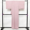 色無地 良品 しつけ糸付き 一つ紋付き 正絹 無地 袷仕立て 身丈155.5cm 裄丈66cm フォーマル 着物 入学式 卒業式 お茶会 ピンク_画像2