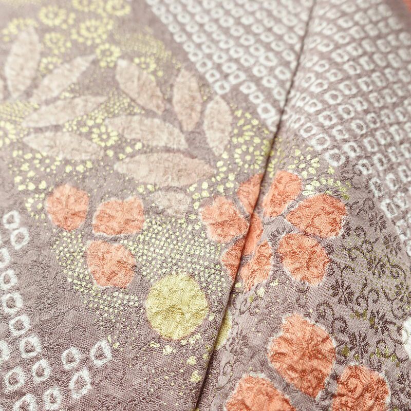 訪問着 良品 絞り 綸子 正絹 木の葉・植物柄 袷仕立て 身丈161.5cm 裄丈68cm 箔 共八掛 金彩 フォーマル 着物 入学式 卒業式 くすみピンク 結婚式 ピンク_画像11