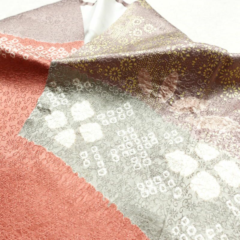 訪問着 良品 絞り 綸子 正絹 木の葉・植物柄 袷仕立て 身丈161.5cm 裄丈68cm 箔 共八掛 金彩 フォーマル 着物 入学式 卒業式 くすみピンク 結婚式 ピンク_画像18