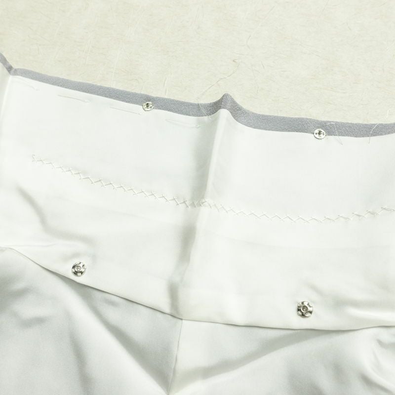 付け下げ 美品 しつけ糸付き 縮緬 正絹 人物・動物柄 袷仕立て 身丈170cm 裄丈70cm 刺繍 フォーマル 着物 入学式 卒業式 結婚式 ぼかし 紫・藤色_画像20