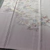 単衣 付下 良品 スワトウ刺繍 縮緬 正絹 風景柄 単衣仕立て 身丈169cm 裄丈68.5cm 刺繍 フォーマル 着物 付け下げ 紫・藤色_画像4