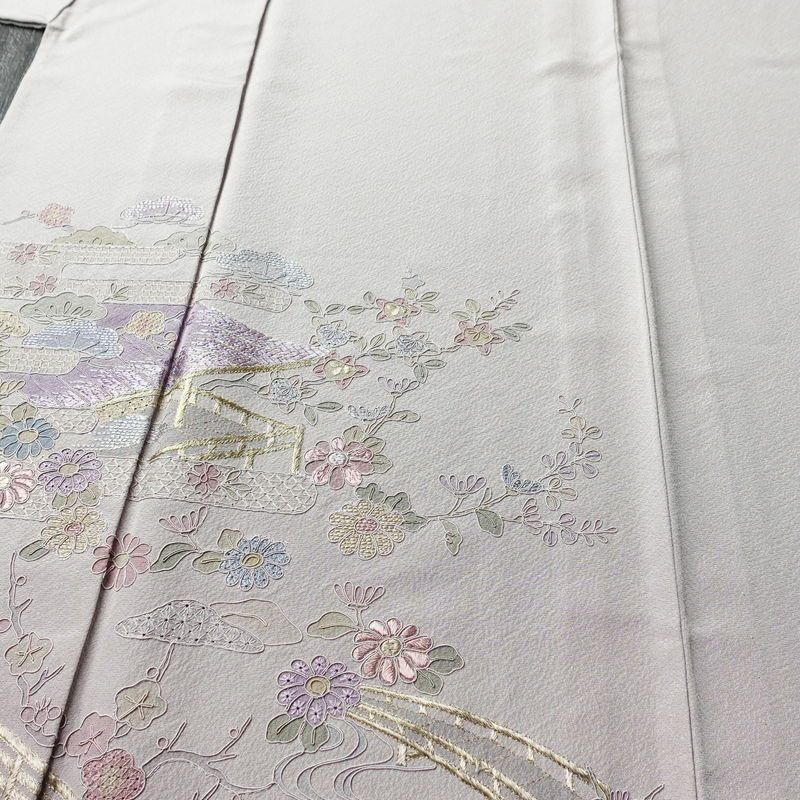 単衣 付下 良品 スワトウ刺繍 縮緬 正絹 風景柄 単衣仕立て 身丈169cm 裄丈68.5cm 刺繍 フォーマル 着物 付け下げ 紫・藤色_画像5