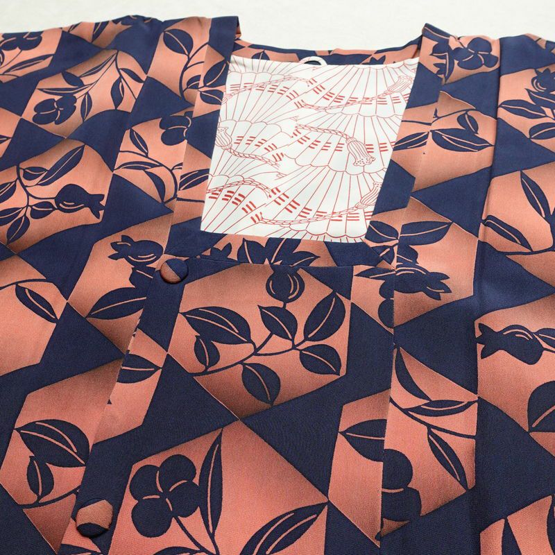 道行コート 良品 浜ちりめん 縮緬 正絹 木の葉・植物柄 袷仕立て 身丈85.5cm 裄丈66cm ピンク_画像6