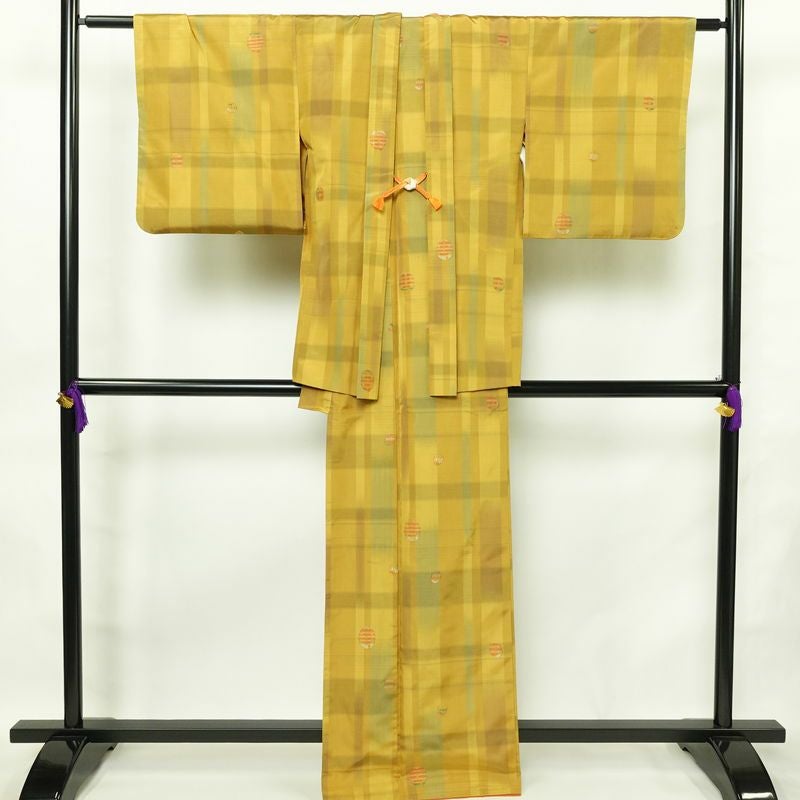 紬 アンサンブル セット品 正絹 チェック・格子柄 袷仕立て 身丈163cm 裄丈67cm 着物 黄・黄土色_画像1