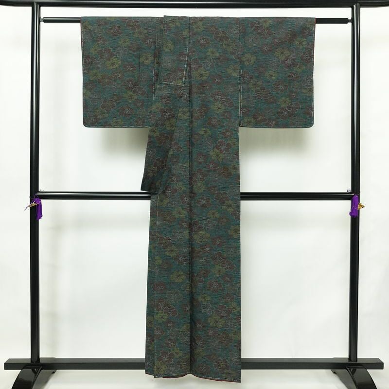 紬 良品 しつけ糸付き 正絹 花柄 袷仕立て 身丈155cm 裄丈63.5cm 着物 緑・うぐいす色_画像2
