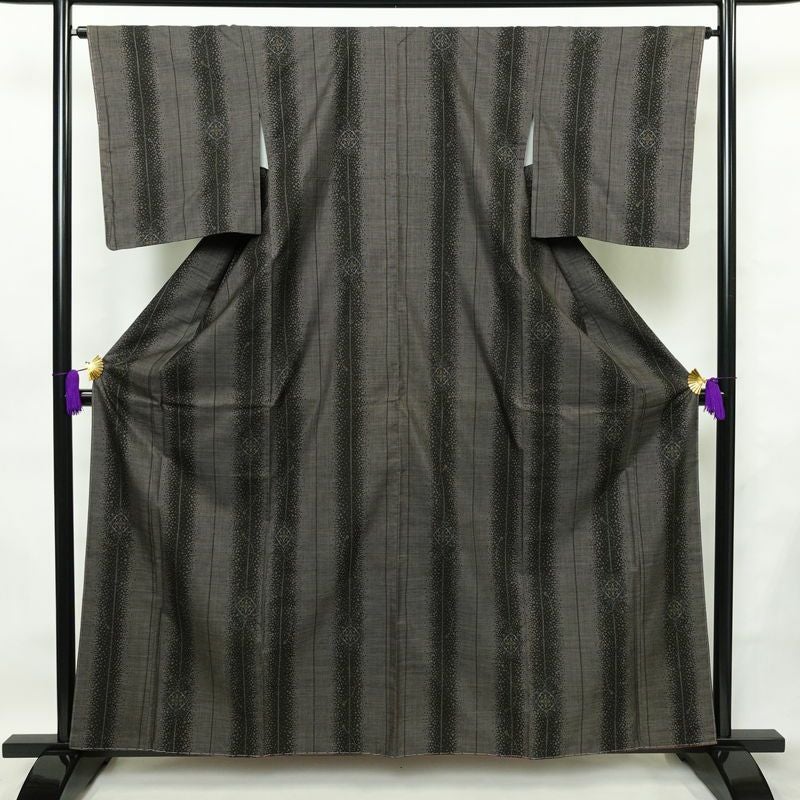 大島紬 美品 しつけ糸付き 正絹 縞柄・線柄 袷仕立て 身丈160.5cm 裄丈65cm リサイクル着物 着物 茶_画像1
