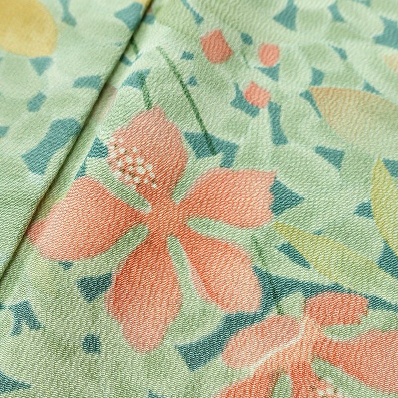 小紋 縮緬 総柄 正絹 木の葉・植物柄 袷仕立て 身丈151cm 裄丈65cm リサイクル着物 着物 カジュアル 緑・うぐいす色_画像8