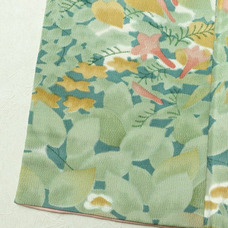 小紋 縮緬 総柄 正絹 木の葉・植物柄 袷仕立て 身丈151cm 裄丈65cm リサイクル着物 着物 カジュアル 緑・うぐいす色_画像12