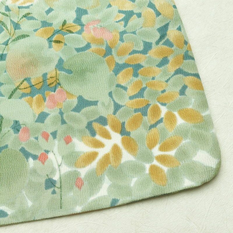 小紋 縮緬 総柄 正絹 木の葉・植物柄 袷仕立て 身丈151cm 裄丈65cm リサイクル着物 着物 カジュアル 緑・うぐいす色_画像15