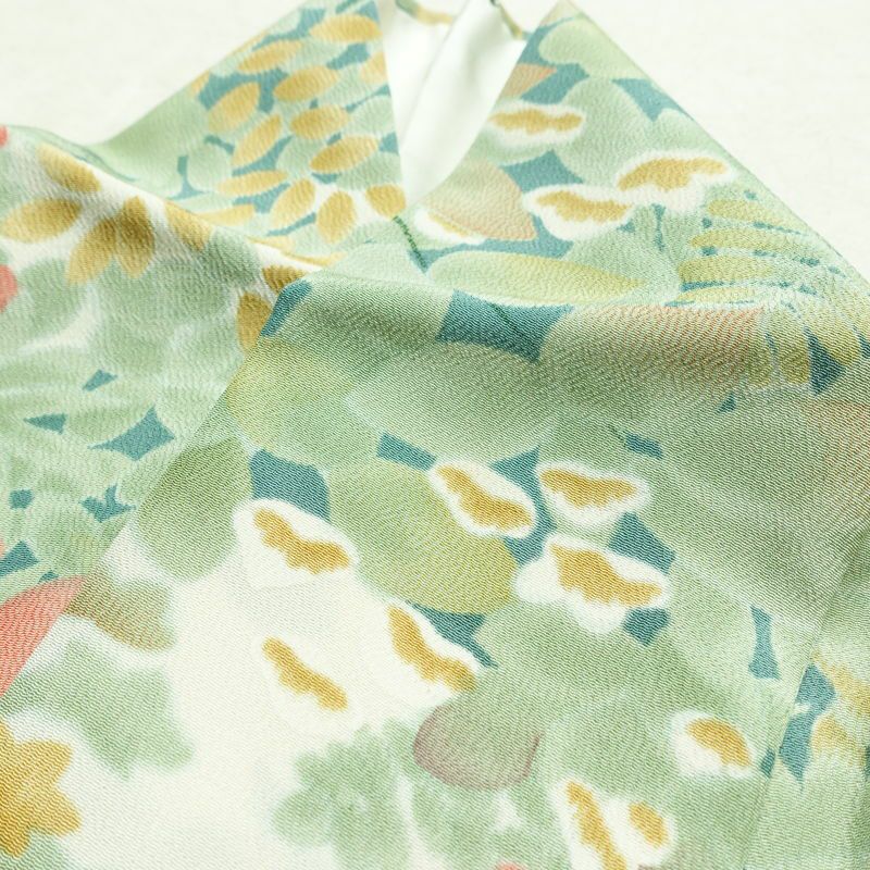 小紋 縮緬 総柄 正絹 木の葉・植物柄 袷仕立て 身丈151cm 裄丈65cm リサイクル着物 着物 カジュアル 緑・うぐいす色_画像17