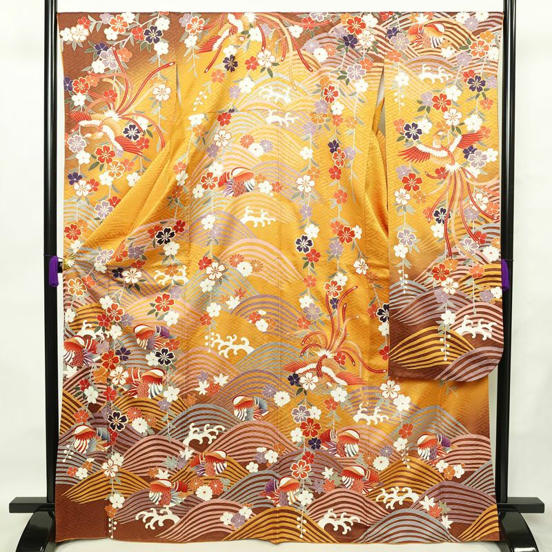 振袖 金駒刺繍 正絹 古典柄 袷仕立て 身丈168cm 裄丈67.5cm リサイクル着物 帯 金彩 成人式 二十歳 二十歳の集い フォーマル 華やか 黄・黄土色_画像1