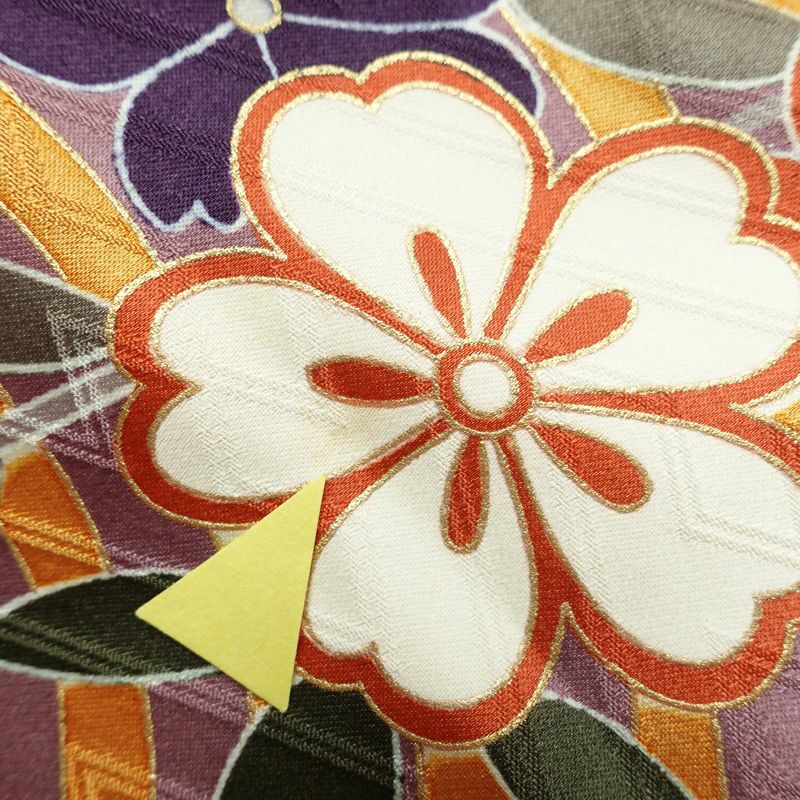 振袖 金駒刺繍 正絹 古典柄 袷仕立て 身丈168cm 裄丈67.5cm リサイクル着物 帯 金彩 成人式 二十歳 二十歳の集い フォーマル 華やか 黄・黄土色_画像12