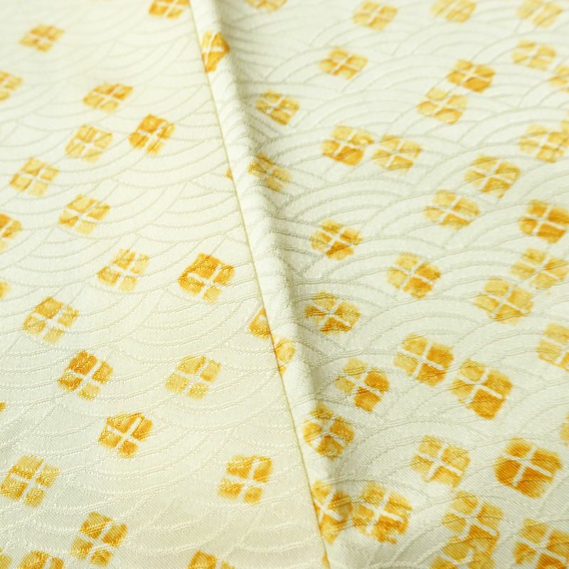 小紋 良品 総柄 ポリエステル 古典柄 袷仕立て 身丈159cm 裄丈63cm リサイクル着物 着物 カジュアル クリーム_画像11