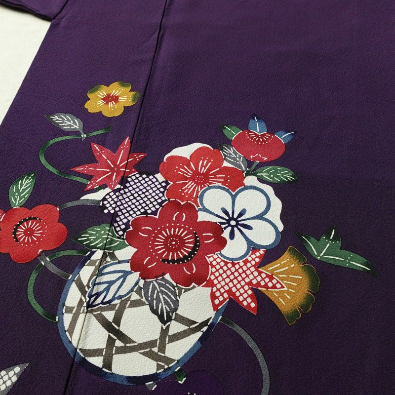 振袖 落款入り 縮緬 正絹 花柄 袷仕立て 身丈157.5cm 裄丈66.5cm リサイクル着物 着物 共八掛 成人式 二十歳 二十歳の集い フォーマル シンプル 紅葉 桜 紫・藤色_画像5