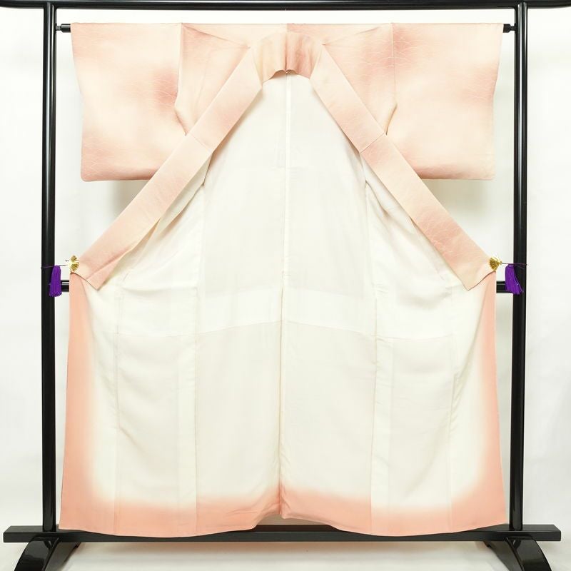 小紋 付下小紋 正絹 木の葉・植物柄 袷仕立て 身丈155.5cm 裄丈64.5cm リサイクル着物 着物 ぼかし 七五三 お宮参り 芝 フォーマル シンプル 上品 ピンク_画像3