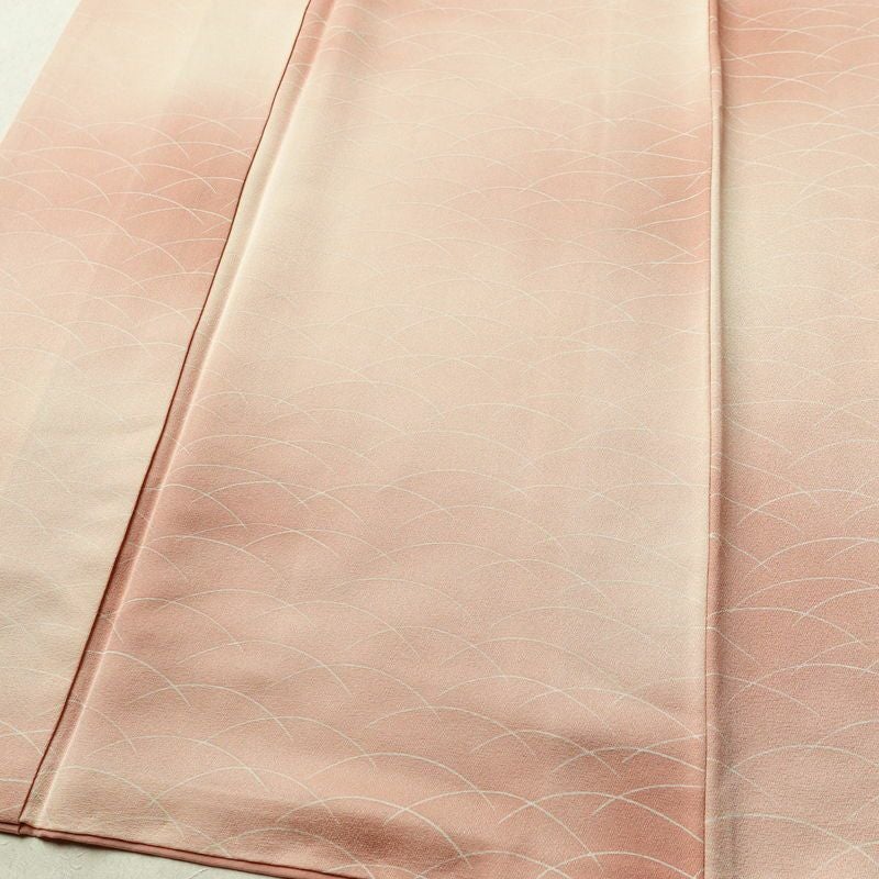 小紋 付下小紋 正絹 木の葉・植物柄 袷仕立て 身丈155.5cm 裄丈64.5cm リサイクル着物 着物 ぼかし 七五三 お宮参り 芝 フォーマル シンプル 上品 ピンク_画像4